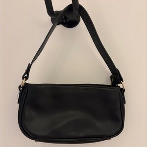 Elegant Black Leather Shoulder Bag
